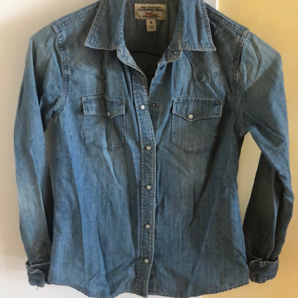 Who A U denim button down